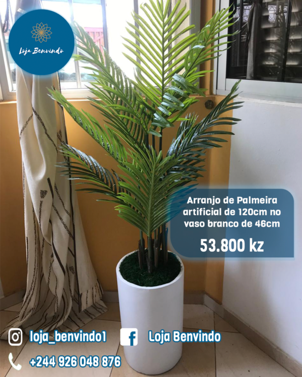 Arranjo de Palmeira Artificial de 120cm no vaso branco de 46cm